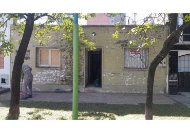 CASITA A REMODELAR APTO COMERCIO O VIVIENDA