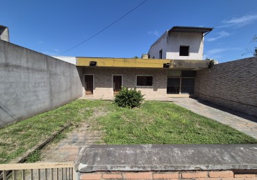Casa frente a la plaza de Villa Mariano Moreno