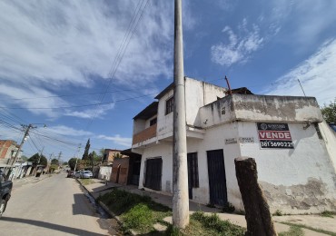 CASA ESQUINA DE DOS PLANTAS EN BARRIO EL SOL LAS TALITAS EN LOS LAPACHOS Y LAS ACACIAS
