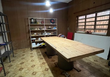 CASA VIVIENDA O COMERCIAL EN CORDOBA 1366 ENTRE AVENIDA MITRE Y SUIPACHA