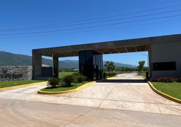 CASA EN COUNTRY PRADOS DE YERBA BUENA A ESTRENAR APTA CREDITO