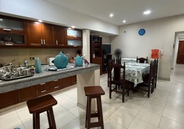 CASA EN BARRIO KENNEDY APTA CREDITO TRES DORMITORIOS CON PILETA A METROS AVENIDA AMERICA