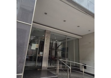 Hermosa oficina frente a Tribunales en Lamadrid al 400