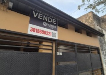 CASA EN ZONA SUR SOBRE CALLE MATHEU AL 600 CON PILETA Y FONDO AMPLIO