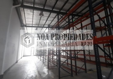 DEPOSITO CON OFICINAS PREMIUM EN LAVALLE 2561 CON RACKS Y ENTRADA PARA CAMION 