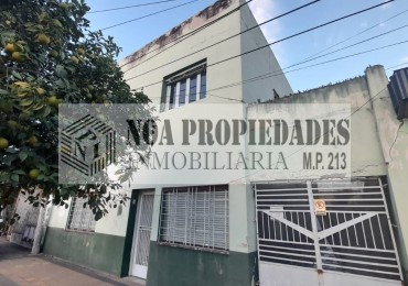 CASA EN 25 DE MAYO al 2100 DE 4 DORMITORIOS VIVIENDA O COMERCIAL
