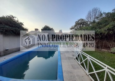 CASA EN YERBA BUENA CON PILETA DE 4D EN CALLE PERU AL 1400