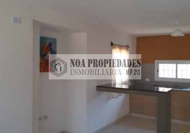DUPLEX CON PILETA DE 3 DORMITORIOS EN BARRIO SHOENSTAT EN VILLA CARMELA